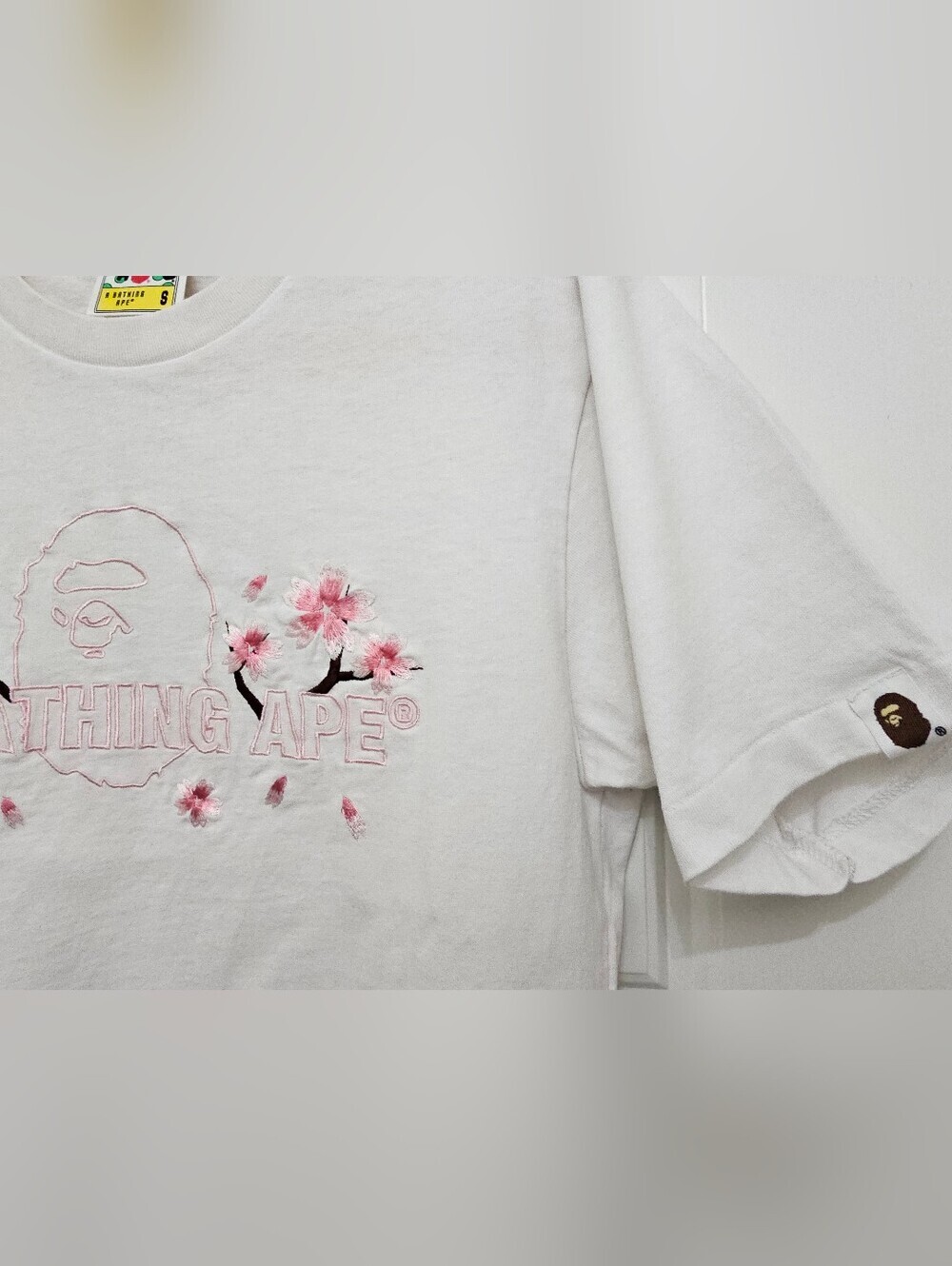 Bape A Bathing Ape White Cherry Blossom Logo T-Shirt Size S. - Picture 5 of 9